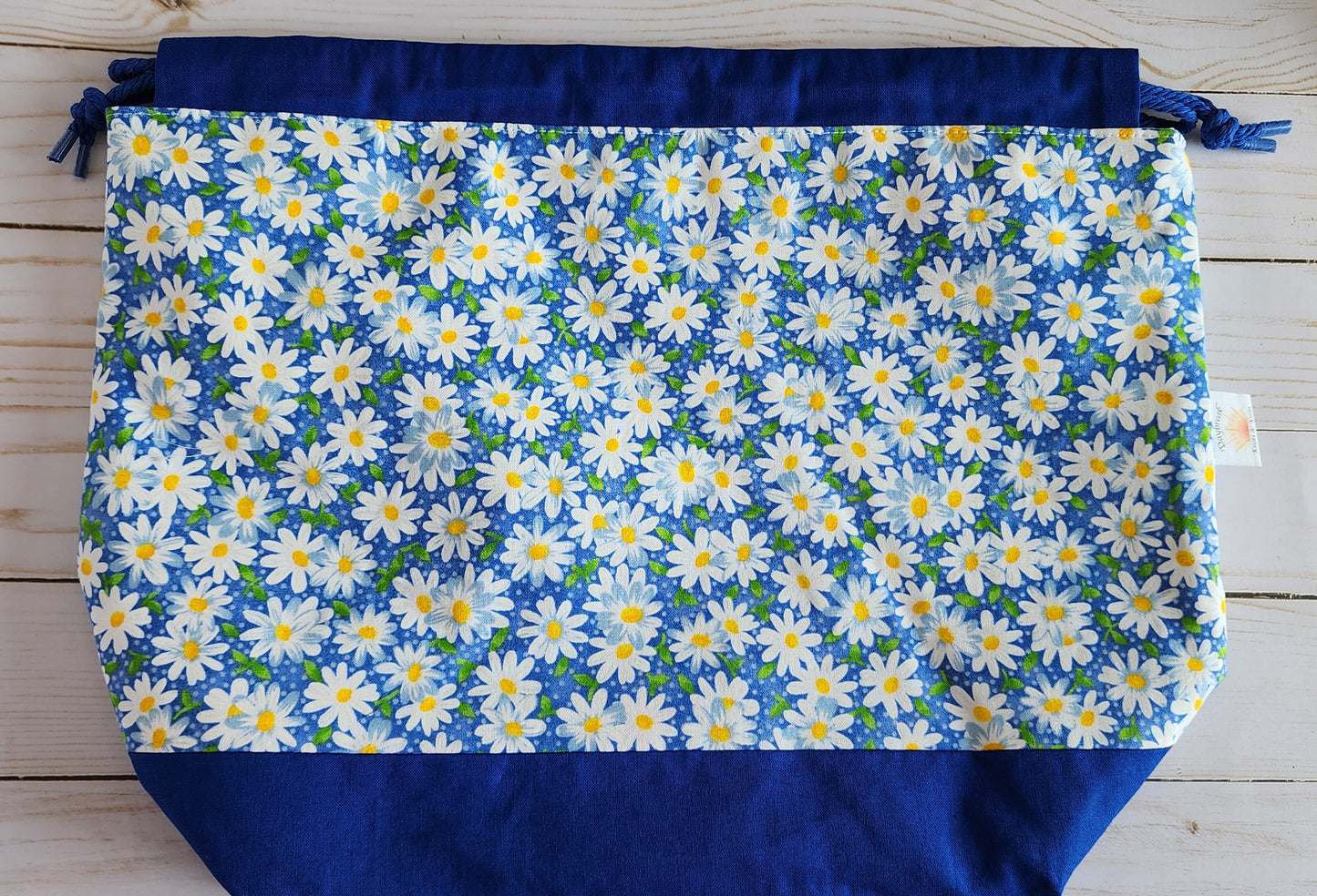 Daisy on Blue Bundle