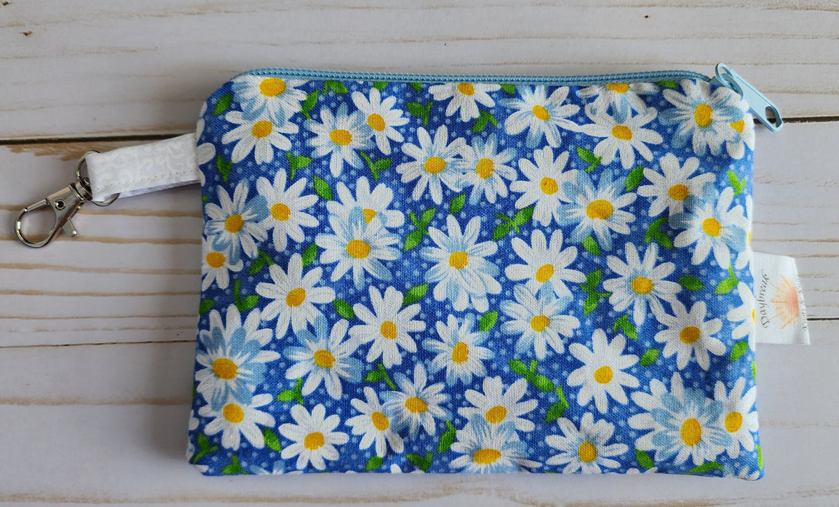 Daisy on Blue Bundle