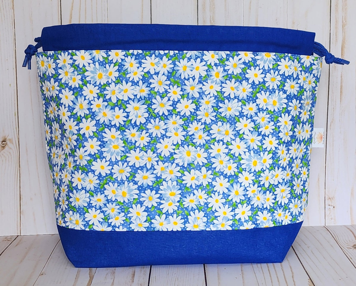 Daisy on Blue Bundle